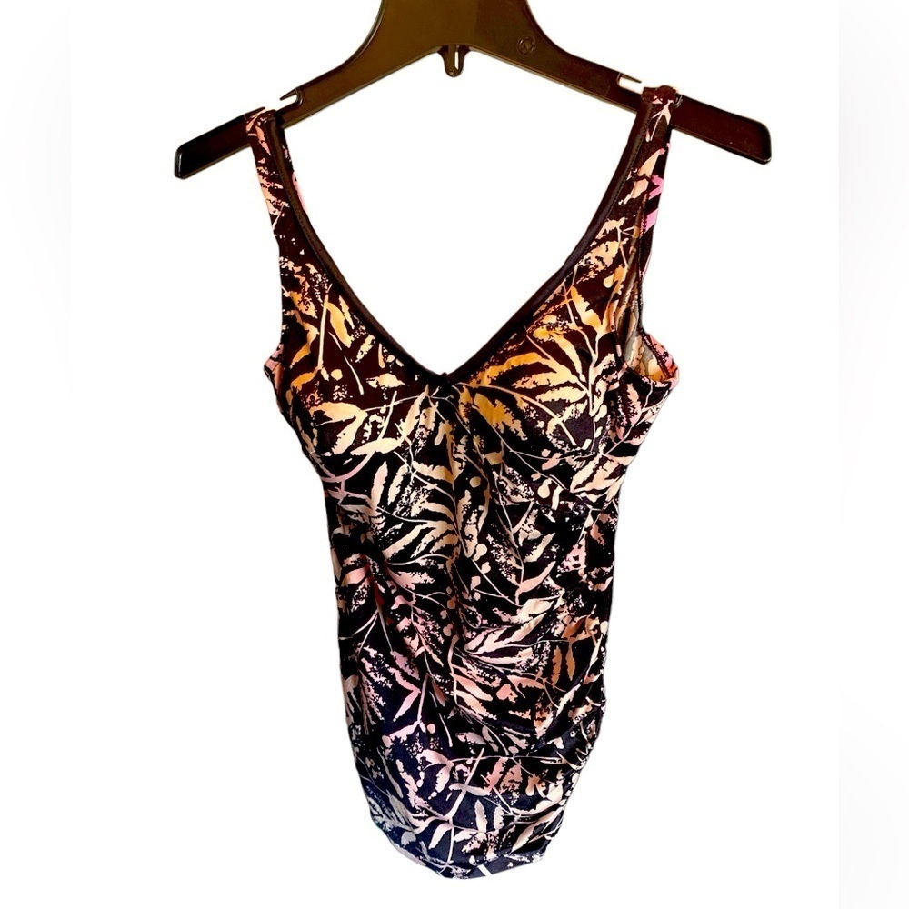 Ladies size 14 Mainstream swimsuit with built in bra/liner